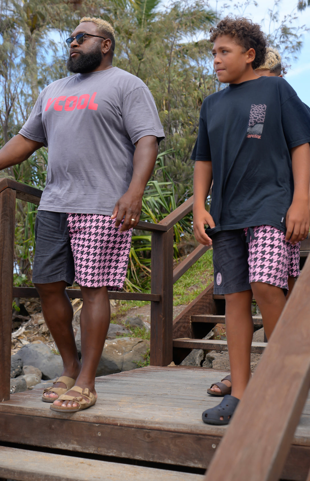 ADULT WEEKEND WALKSHORTS- HOUND