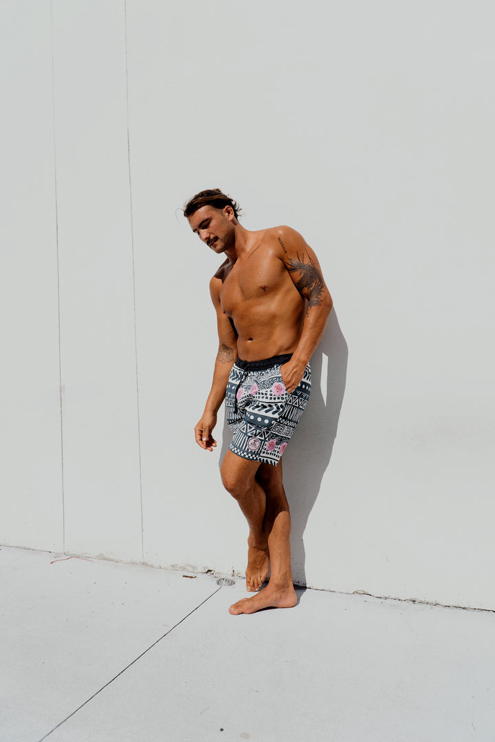 ADULT WEEKEND WALKSHORTS- MEXICO