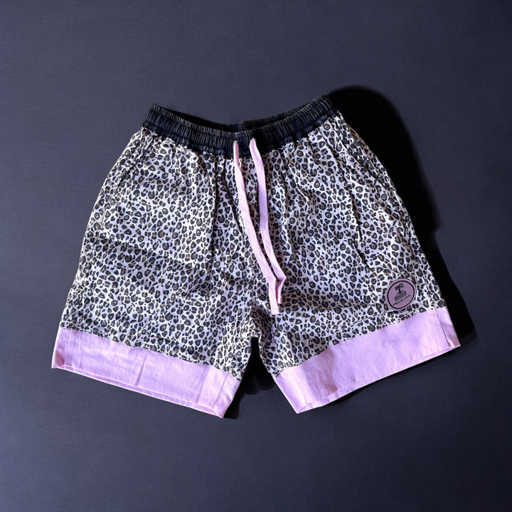 ADULT WEEKEND WALKSHORTS- LEOPARD