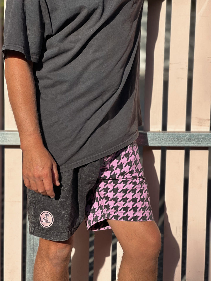ADULT WEEKEND WALKSHORTS- HOUND