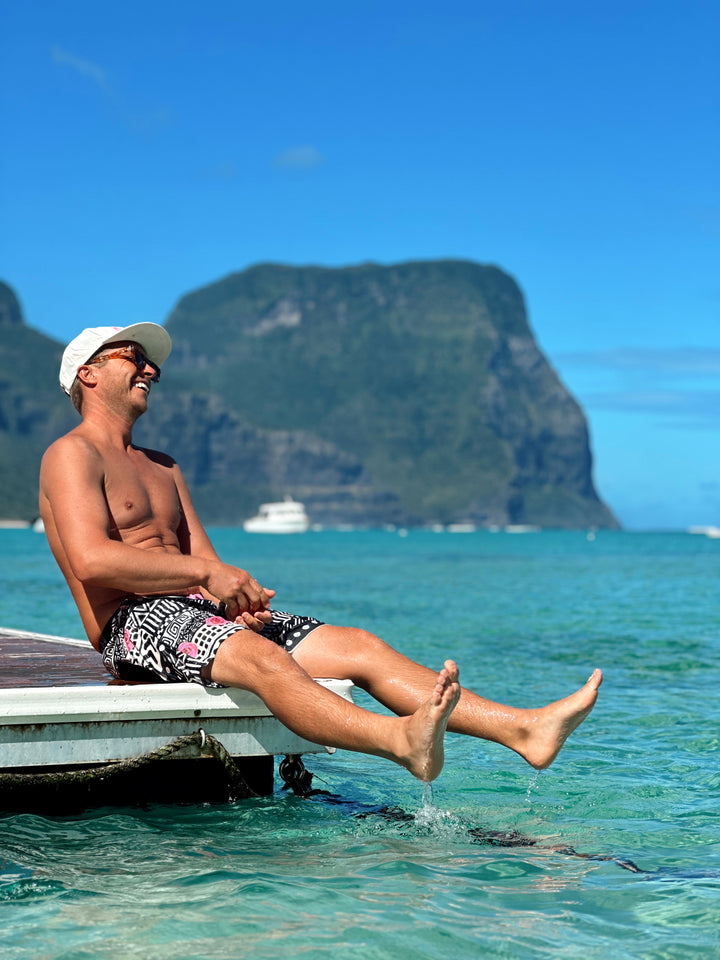 ADULT WEEKEND WALKSHORTS- MEXICO